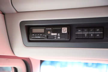 �ൺ��� ��JH6�ؿ� 600���� 6X4 LNG�Զ���ǣ����ͼƬ