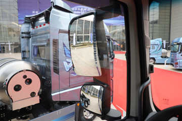 �ൺ��� ��JH6�ؿ� 600���� 6X4 LNG�Զ���ǣ����ͼƬ