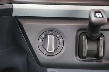 �ൺ��� ��JH6�ؿ� 600���� 6X4 LNG�Զ���ǣ����ͼƬ