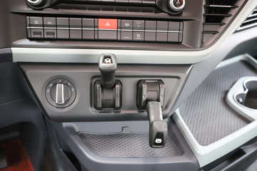 �ൺ��� ��JH6�ؿ� 600���� 6X4 LNG�Զ���ǣ����ͼƬ