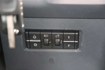 �ൺ��� ��JH6�ؿ� 600���� 6X4 LNG�Զ���ǣ����ͼƬ