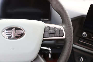 �ൺ��� ��JH6�ؿ� 600���� 6X4 LNG�Զ���ǣ����ͼƬ