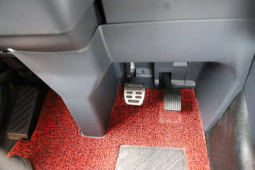 �ൺ��� ��JH6�ؿ� 600���� 6X4 LNG�Զ���ǣ����ͼƬ