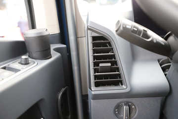 �ൺ��� ��JH6�ؿ� 600���� 6X4 LNG�Զ���ǣ����ͼƬ