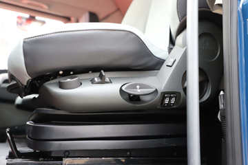 �ൺ��� ��JH6�ؿ� 600���� 6X4 LNG�Զ���ǣ����ͼƬ