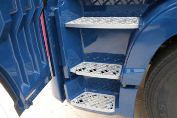 �ൺ��� ��JH6�ؿ� 600���� 6X4 LNG�Զ���ǣ����ͼƬ