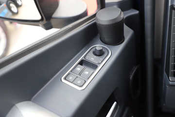 �ൺ��� ��JH6�ؿ� 600���� 6X4 LNG�Զ���ǣ����ͼƬ