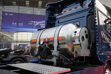 �ൺ��� ��JH6�ؿ� 600���� 6X4 LNG�Զ���ǣ����ͼƬ