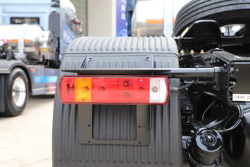 �ൺ��� ��JH6�ؿ� 600���� 6X4 LNG�Զ���ǣ����ͼƬ