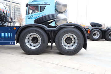 �ൺ��� ��JH6�ؿ� 600���� 6X4 LNG�Զ���ǣ����ͼƬ