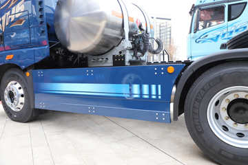 �ൺ��� ��JH6�ؿ� 600���� 6X4 LNG�Զ���ǣ����ͼƬ