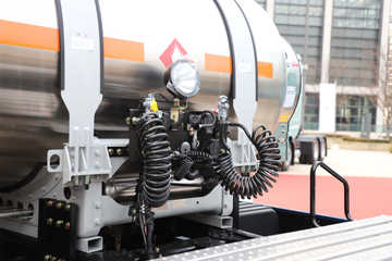 �ൺ��� ��JH6�ؿ� 600���� 6X4 LNG�Զ���ǣ����ͼƬ