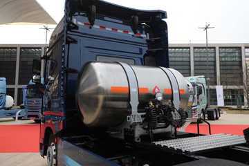 �ൺ��� ��JH6�ؿ� 600���� 6X4 LNG�Զ���ǣ����ͼƬ