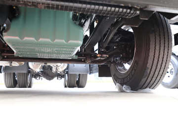 �ൺ��� ��JH6�ؿ� 600���� 6X4 LNG�Զ���ǣ����ͼƬ