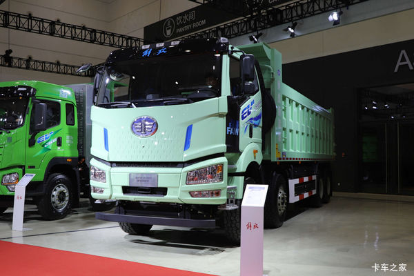 一汽解放J6P 8X4 8米纯电动自卸车 宁德时代361.75kWh