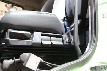 һ����� J6P 8X4 7.8�״��綯��ж��400.61kWhͼƬ