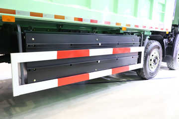 һ����� J6P 8X4 7.8�״��綯��ж��400.61kWhͼƬ