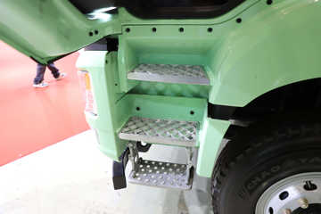 һ����� J6P 8X4 5.6�״��綯��ж��600.92kWhͼƬ