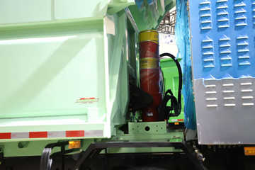 һ����� J6P 8X4 5.6�״��綯��ж��600.92kWhͼƬ