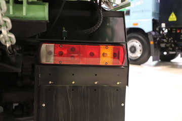 һ����� J6P 8X4 5.6�״��綯��ж��600.92kWhͼƬ