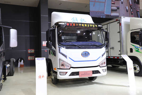 解放虎6G 4X2 4.05米单排纯电动冷藏车 82.43kWh
