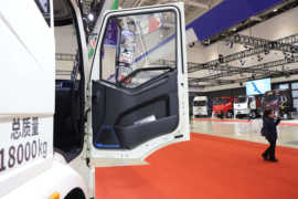 一汽解放底盘&nbsp;扫路车驾驶室图片