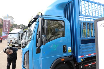 �й����� ���� ����Max 4.5T 4.18�׵��Ŵ��綯��դʽ�Ῠ132kWhͼƬ