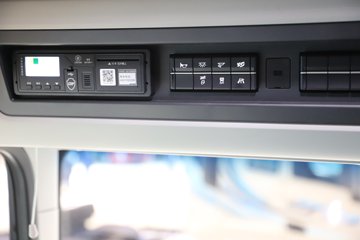 �ൺ��� ��JH6 600���� 8X4 9.5��AMT�Զ�����դʽ�ػ���ͼƬ