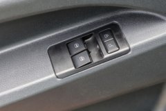 重汽豪曼 勇士EM3 18T 4X2 4.2米排半纯电动自卸车(ZZ3188K17ZBEV0)180.87kWh