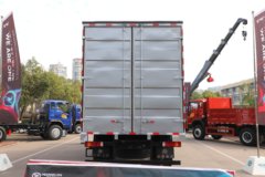 中国重汽 豪曼M5中卡 290马力 4X2 5.4米厢式载货车