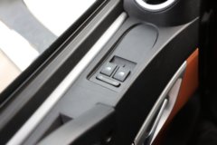 中国重汽 豪曼M5中卡 290马力 4X2 5.4米厢式载货车