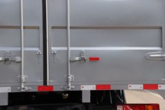 中国重汽 豪曼M5中卡 290马力 4X2 5.4米厢式载货车