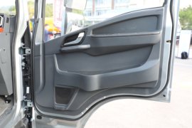 牛气冲天MAX 载货车驾驶室                                               图片
