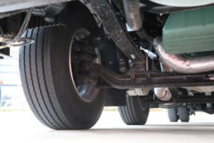 青岛解放 JH6 350马力 6X2 9.4米爆炸品运输车(百捷牌)