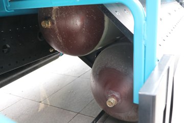 �����ؿ� ���� ݼӢ�� 530���� 8X4 7.6��CNG��ж��ͼƬ