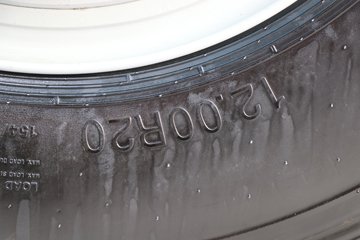 �����ؿ� ����X5000 ݼӢ�� 630���� 8X4 8.6��LNG��ж��ͼƬ