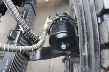 �����ؿ� ����X5000 ݼӢ�� 630���� 8X4 8.6��LNG��ж��ͼƬ