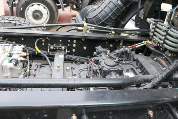 �����ؿ� ����X5000 ݼӢ�� 630���� 8X4 8.6��LNG��ж��ͼƬ