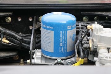 �����ؿ� ����X5000 ݼӢ�� 630���� 8X4 8.6��LNG��ж��ͼƬ