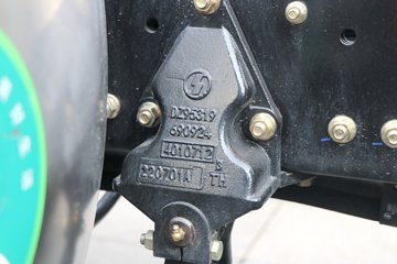 �����ؿ� ����X5000 ݼӢ�� 630���� 8X4 8.6��LNG��ж��ͼƬ