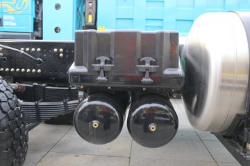 �����ؿ� ����X5000 ݼӢ�� 630���� 8X4 8.6��LNG��ж��ͼƬ