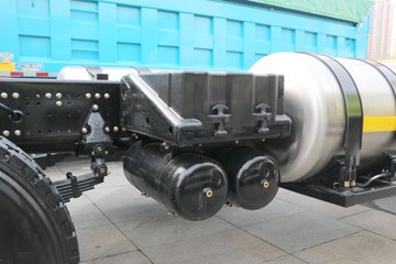 �����ؿ� ����X5000 ݼӢ�� 630���� 8X4 8.6��LNG��ж��ͼƬ