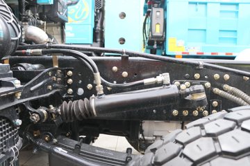 �����ؿ� ����X5000 ݼӢ�� 630���� 8X4 8.6��LNG��ж��ͼƬ