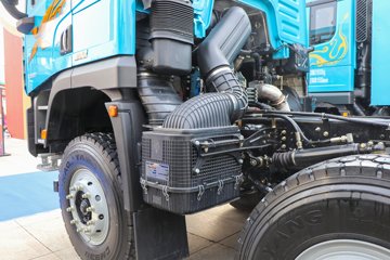 �����ؿ� ����X5000 ݼӢ�� 630���� 8X4 8.6��LNG��ж��ͼƬ