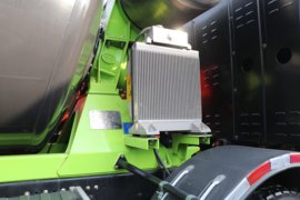 德龙M3000S&nbsp;混凝土搅拌车上装                                                图片