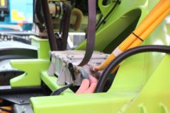 陕汽重卡 德龙M3000S 8X4 6.86方纯电动混凝土搅拌车(中联牌)(ZLJ5312GJBLBEV)350.07kWh