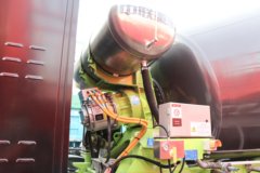 陕汽重卡 德龙M3000S 8X4 6.86方纯电动混凝土搅拌车(中联牌)(ZLJ5312GJBLBEV)350.07kWh