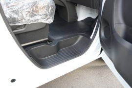 EV90 电动载货车内饰图片