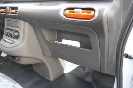 EV90 电动载货车内饰图片