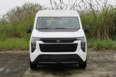 中国重汽 先锋官V 2024款 线路版 160马力 2.0T柴油 7座自动 中轴中顶轻客